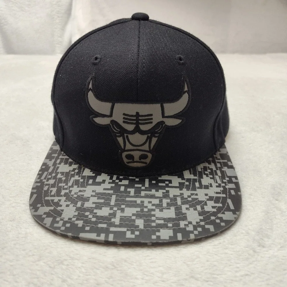 Chicago Bulls Mitchell Ness Hat Cap Snap Back Men Black Gray Camo NBA Basketball